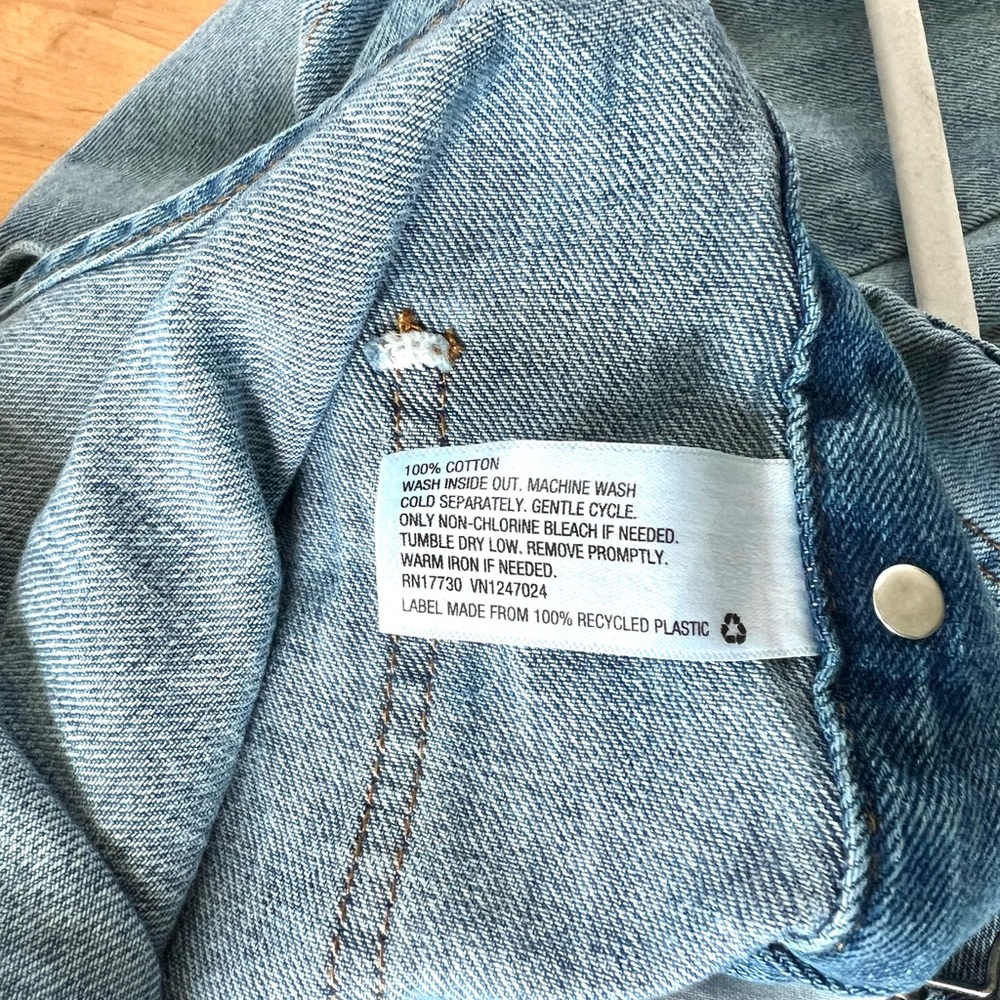 Wild Fable Light Blue Denim distressed size Large Overalls - Picture 5 of 5